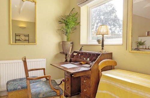 Fishbourne House | Palm Tree Cottage