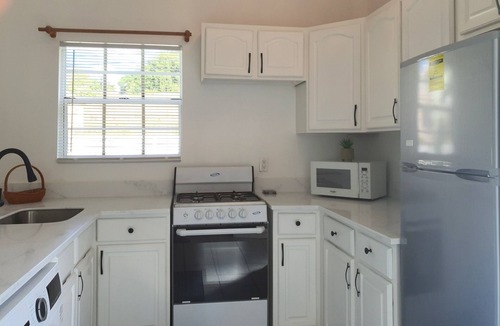 Fryes Beach Cottage | Palm Tree Cottage, with leisure pool, near the Beach