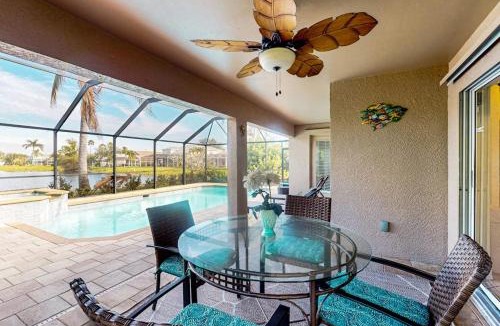 Beachwalk Isles House | Palm Tree Paradise