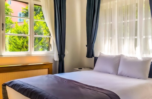 Adalar Bed & Breakfast | Palm Villa