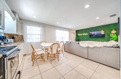 Southwest House | Palm Wave Stays - Quietness in Best Location