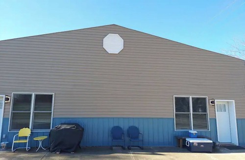 Hatfield Apartment | Palmers Hideaway Best Value Studio in Prime Hunting Area
