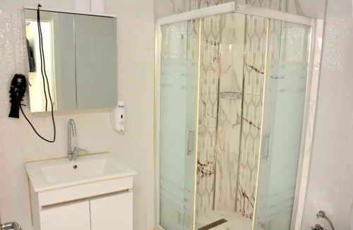 Bakırkoy Hotel | Palmiye Suit