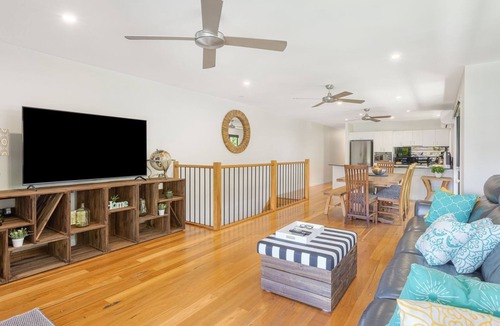 Palm Beach House | Palmy Villa - Pet Friendly Palm Beach Home with Pool - Min.3 Night Stays - Linen Provided