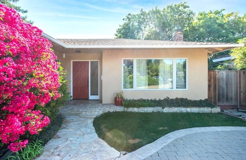 Barron Park House | Palo Alto 4BR w/Garage, nr Upscale Dining & Boutiques, by Blueground