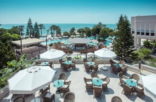 Side Resort | Paloma Perissia