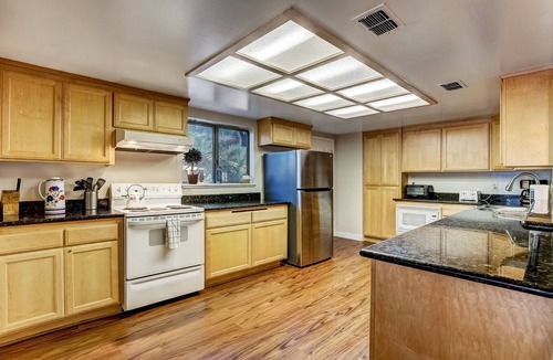 Al Tahoe House | Paloma Place - Hot Tub | Game Room | Pool Table