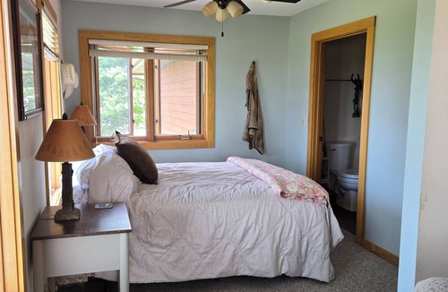 Morrisonville House | Palomino Spur Suite