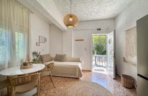 Agios Panteleimonas Apartment | Pancratium Anemos - Seaside Calm in South Crete