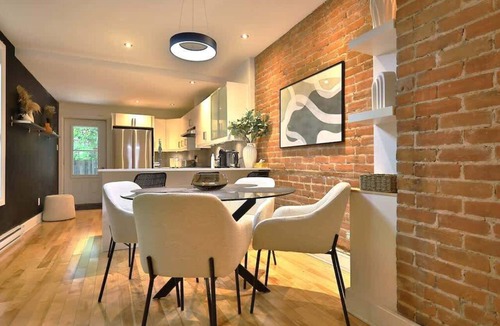 Sainte-Marie Apartment | Panet – Chic 3BR Apt with Exposed Brick wall