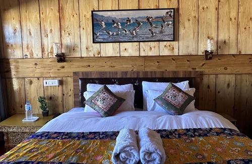 Man Hotel | Pangong Pearl