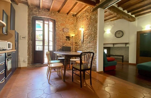 San Lorenzo Apartment | Panicale 7 - Three Bedroom Apartment, Sleeps 6