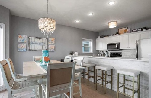 Village of Four Seasons Condo | Panoramic Lakefront Condo with Boat Slip