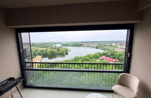 Sector 1 Apartment | Panorama Bucharest Apolonium Lake Views