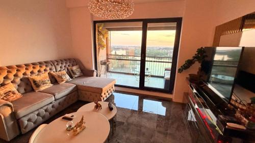 Sector 1 Apartment | Panorama Bucharest Apolonium Lake Views