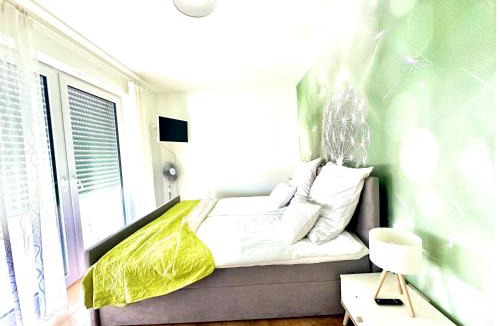Frankenthal Apartment | Panorama Penthouse Apartment mit Klima und Whirlpool für bis zu 6 Personen