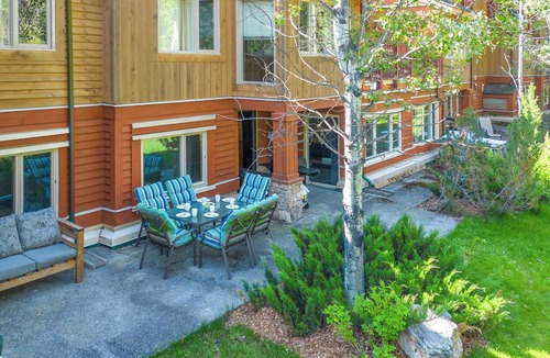 Panorama Apartment | Panorama Resort 2 Bedroom Creekside Condo