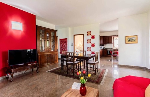 Neive House | Panorama villa nestled among the vineyards, Langhe
