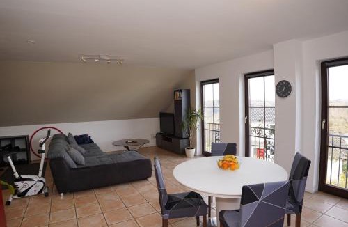 Overath Apartment | Panoramablick, ruhiger Lage, 20 Min nach Köln