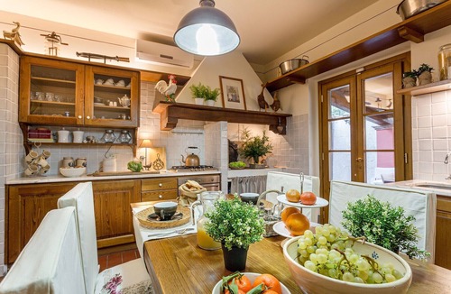 Lucca Villa | Panoramic 4 Bedrooms Farmhouse with Private Pool in Lucca close to Town Centre