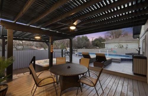 White Rock Hills House | Panoramic 4BR 3B Home with Pool Grill Sauna & Game Room