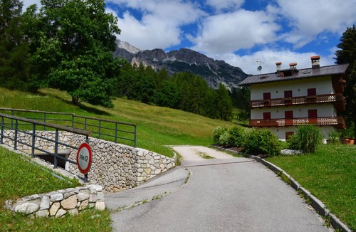 Cortina d'Ampezzo Apartment | PANORAMIC ATTIC 2 MINUTES FROM SKY AREA TOFANA