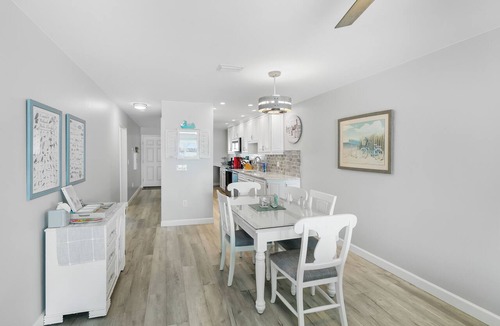 Bradenton Beach Condo | Panoramic bay views! 3-minute walk to beach!
