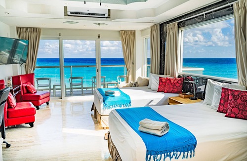 Punta Cancun Apartment | Panoramic Beachfront Studio w/Breathtaking Ocean Views & Top Location