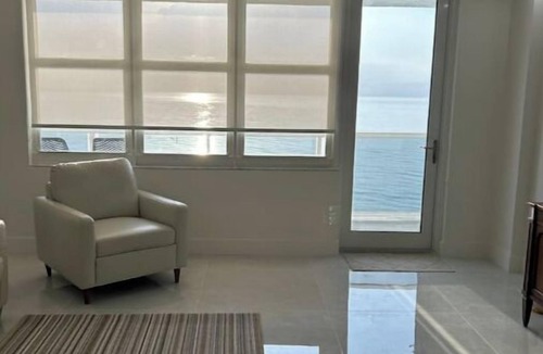 Hollywood South Central Beach Condo | Panoramic Beachfront Views!