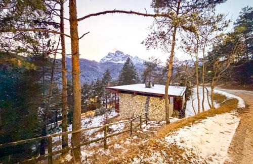 Borca di Cadore Ski Chalet | Panoramic chalet in the ENI Village near Cortina