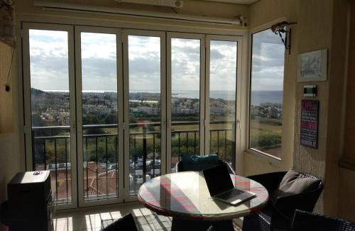 Chlorakas Apartment | Panoramic Eden