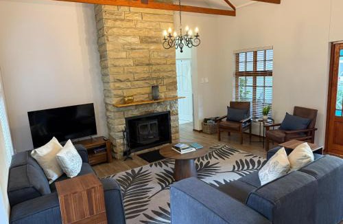 Clarens Villa | Panoramic @ Gino's