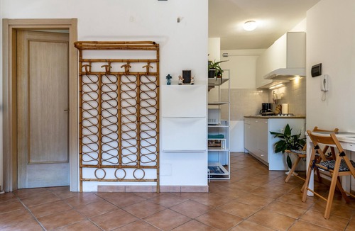 Malcesine Apartment | 'Panoramic Green' Studio with Lake View, Private Terrace and Wi-Fi