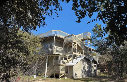 Leander House | Panoramic Hill Country Rooftop View Wedding & Event Venue