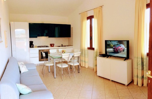 Teulada House | panoramic house surrounded by greenery with parking