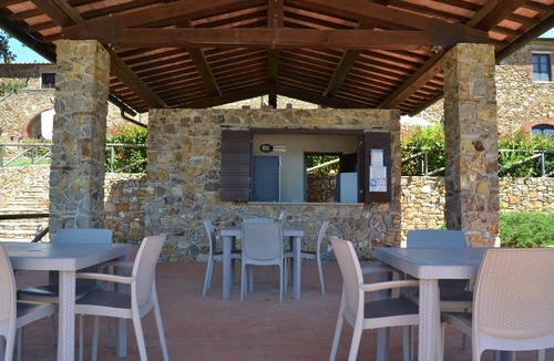 Casalappi House | Panoramic three-room apartment with garden, swimming pool, tennis, in the countryside near the sea and services
