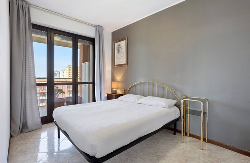 Gallaratese Apartment | Panoramic L&D – Apartment with Panoramic View of Milan