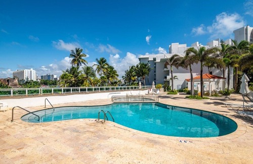 Puerta de Tierra Apartment | Panoramic Lagoon Studio + Resort Pool