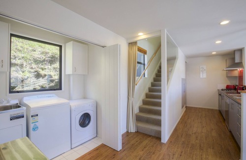 Queenstown House | Panoramic lake & mountain views | Ski/Bike storage | Parking | Queenstown 3BR