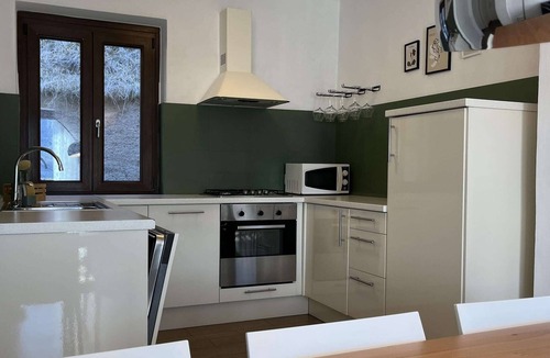 Val Maria-Pur Apartment | Panoramic Lakefront Apartment for 5