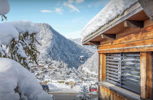 La Clusaz Ski Chalet | Panoramic Lodge - ski-in ski-out lodge for 15, spa & terrace