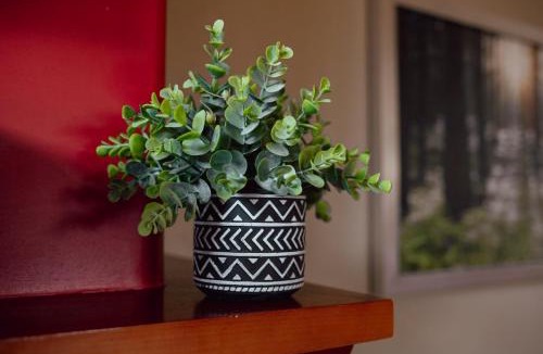 Canmore Apartment | Panoramic Mountain View Condo