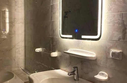 Thalethah Apartment | Panoramic Nile and pyramids view vintage apartment