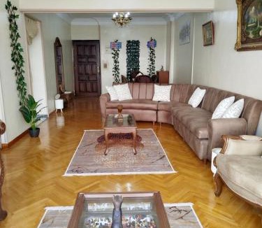 Giza Apartment | Panoramic Nile View, 1st Line, Centric Location