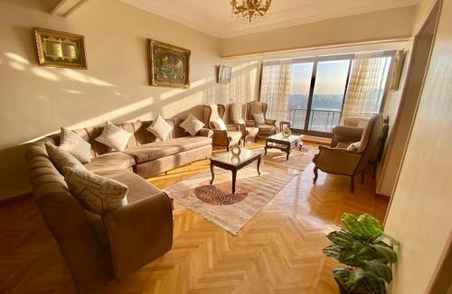 Giza Apartment | Panoramic Nile View, 1st Line, Centric Location