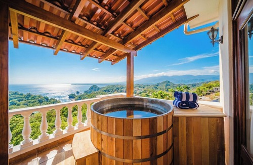 Canton Quepos Condo | Panoramic Ocean-View, 4 BR, Luxe Penthouse Condo