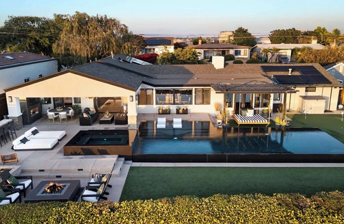 Bay Park House | Panoramic Ocean Sunset Views, Heated Pool & Spa, Best Location