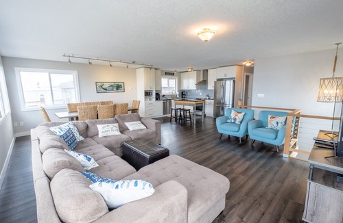 Rockaway Beach House | Panoramic Ocean Views! Large groups, pet friendly, game room.