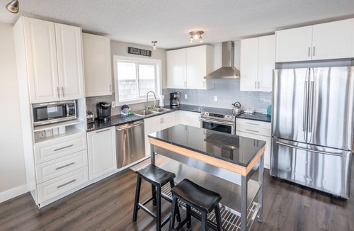 Rockaway Beach House | Panoramic Ocean Views! Large groups, pet friendly, game room.