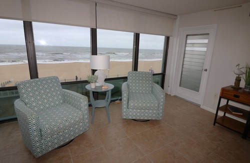 Northeast Virginia Beach Condo | Panoramic Ocean Views Overlooking the Boardwalk w/Pool